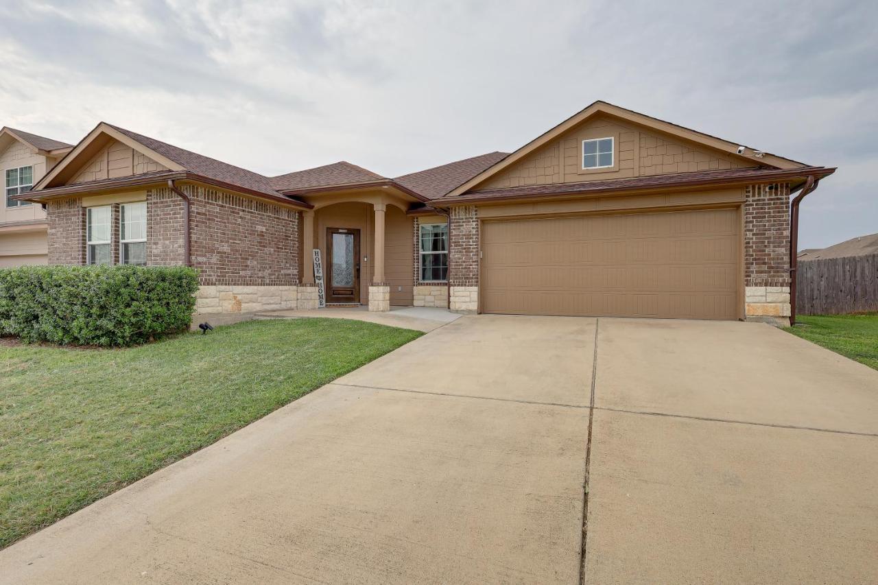 Modern Killeen Vacation Rental With Private Patio! Exterior photo